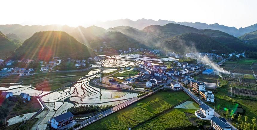 遵义：“四好农村路”绘就乡村振兴新画卷