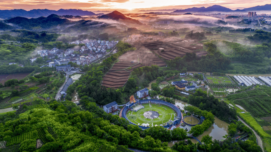 磐安尖山通高铁图片