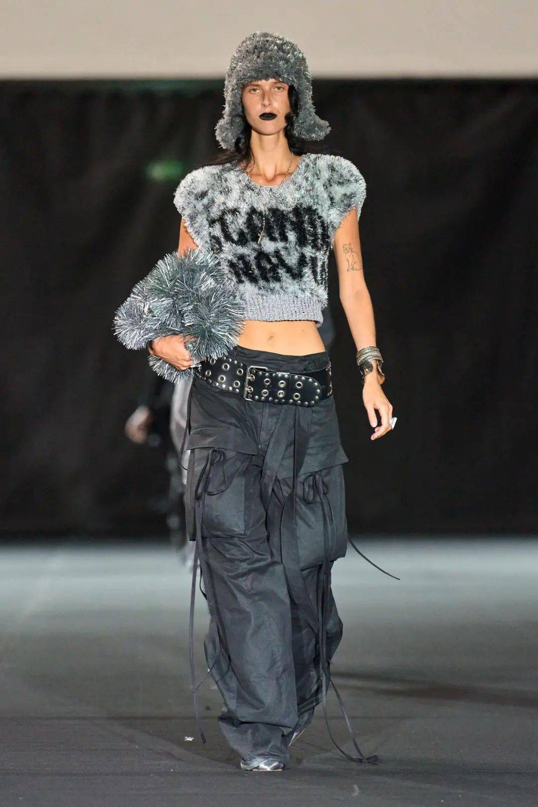 2025春夏女装t台综合分析