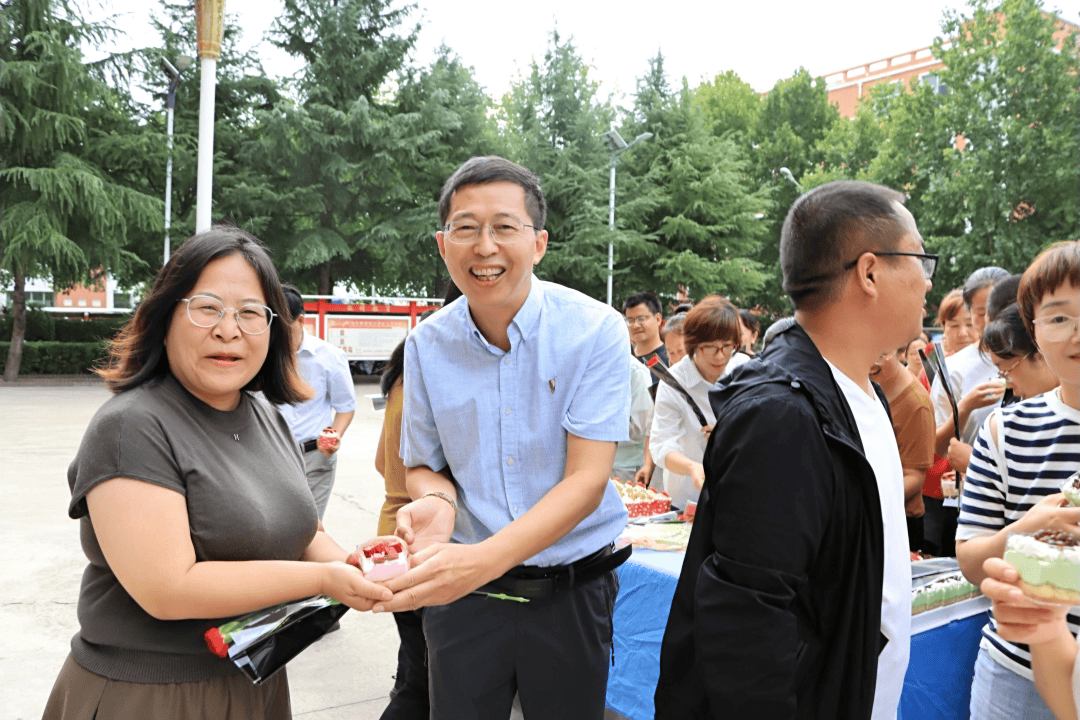 平陆中学老师图片