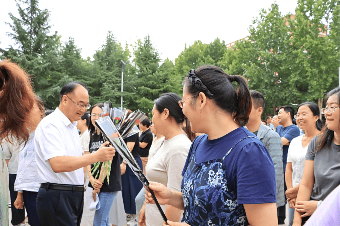 平陆中学老师图片