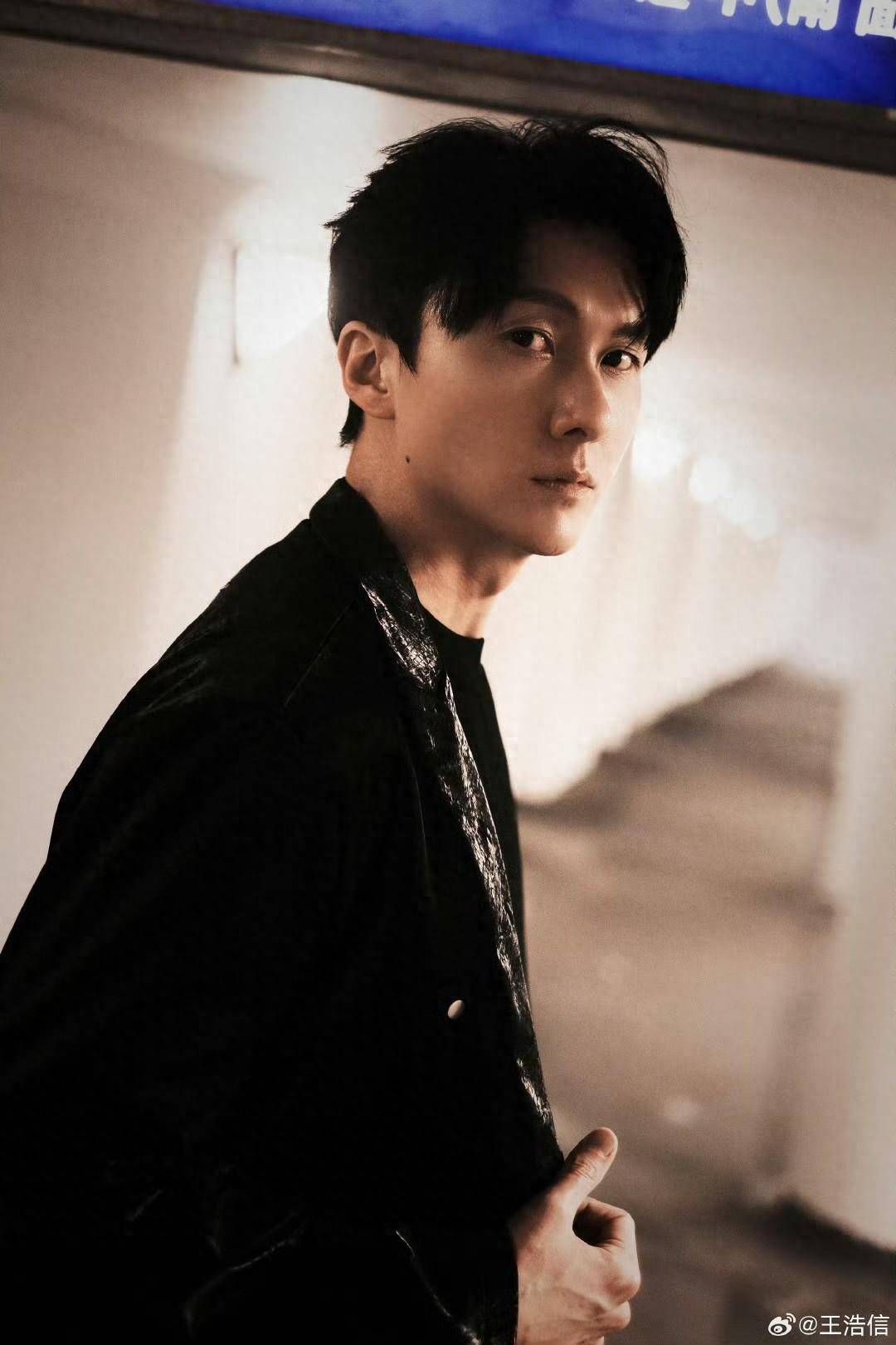 TVB视帝女儿疑近照曝光！长发大眼睛神似妈妈，被喊话原地出道_搜狐网