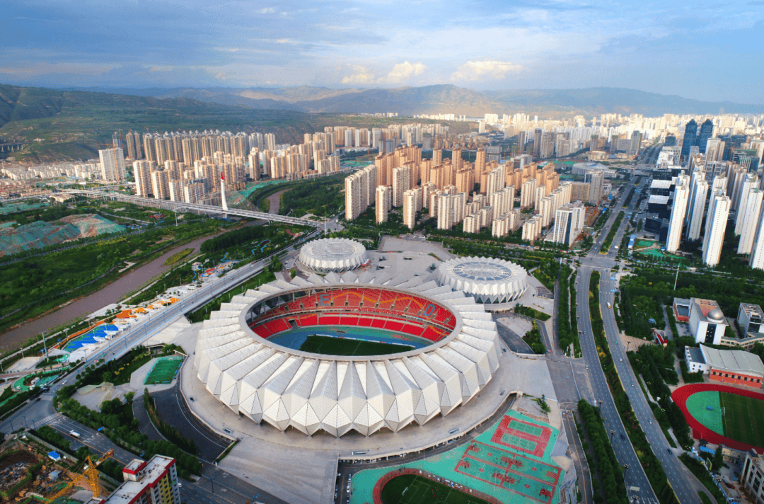 跟着抱抱游西区