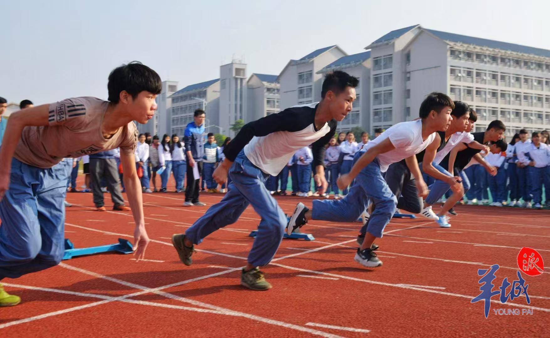 河源卫校校服图片