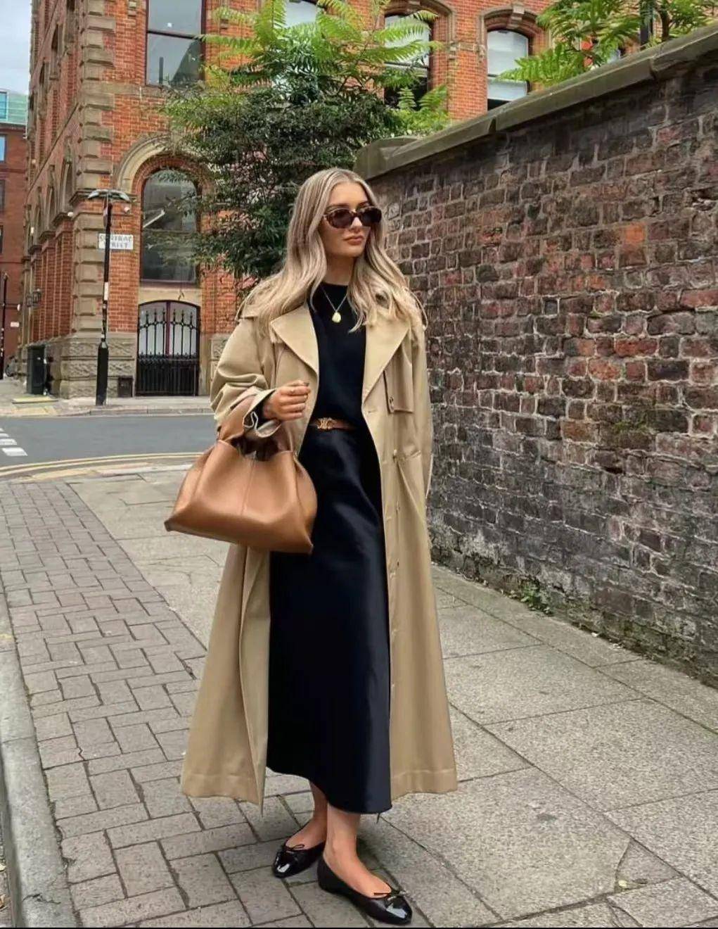 风衣搭配这4条裙子,太好看了!