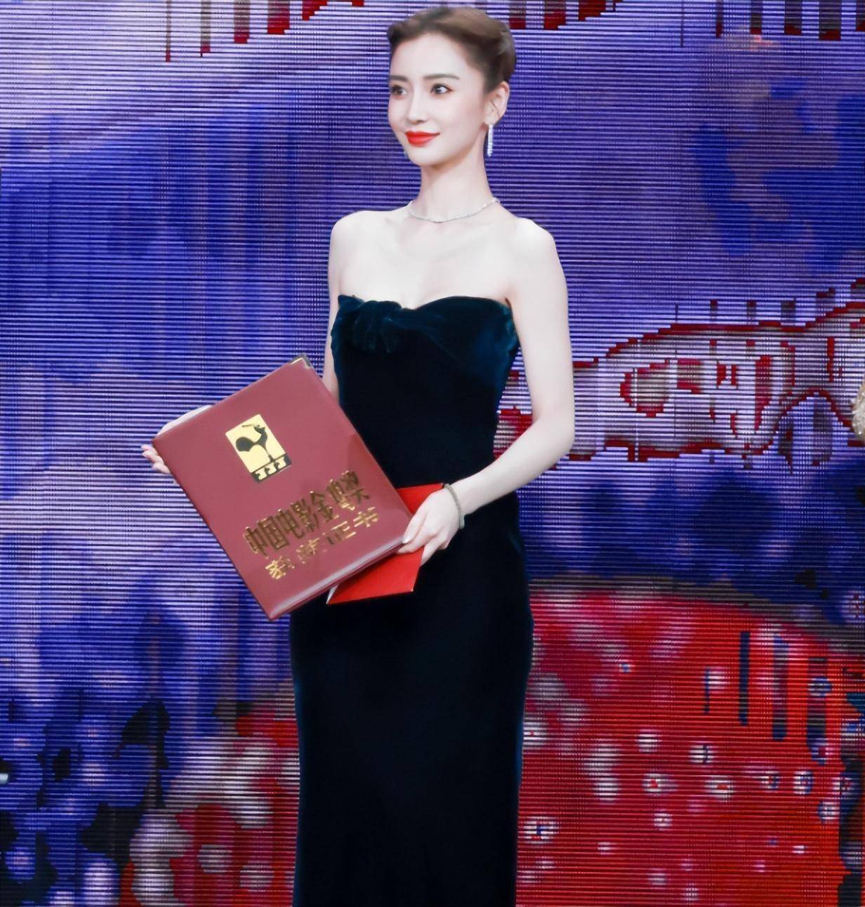 黄晓明仅用一张照片,便"狠狠"打了杨颖的脸,当年倪妮说的没错