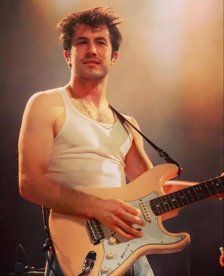 他好帅!_迪伦·明奈特_音乐_演艺