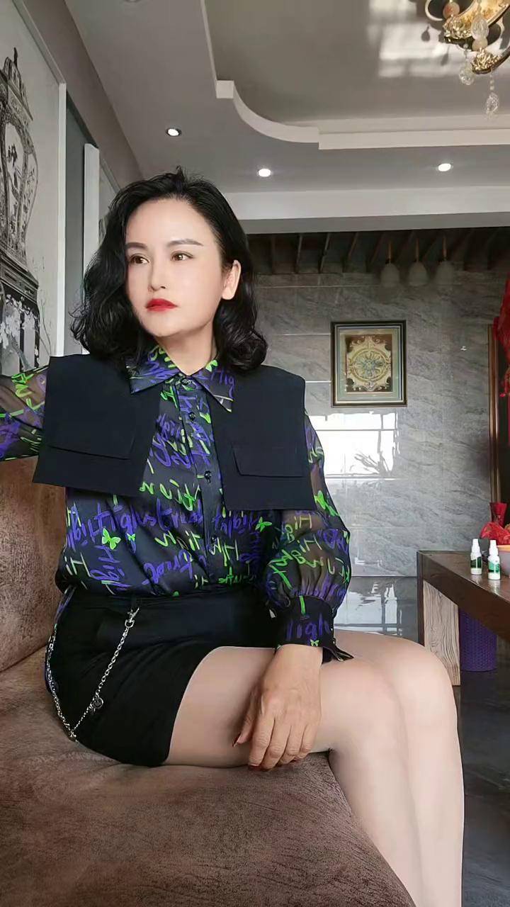 纯粹喜欢这女人说话的锐气上犹香影 上犹贵姿 记录真实生活