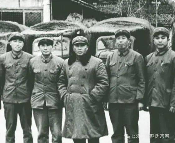 何其宗:自卫反击战中立功,1990年成中将,56岁退役,原因存争议