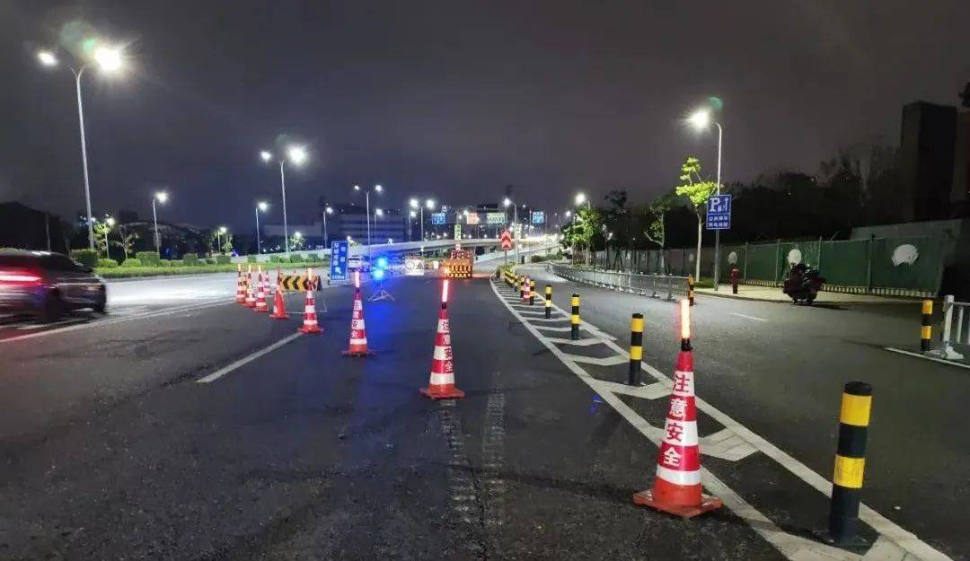 驾驶员们注意啦!高架快速路夜间封道养护情况,用它可以提前知道