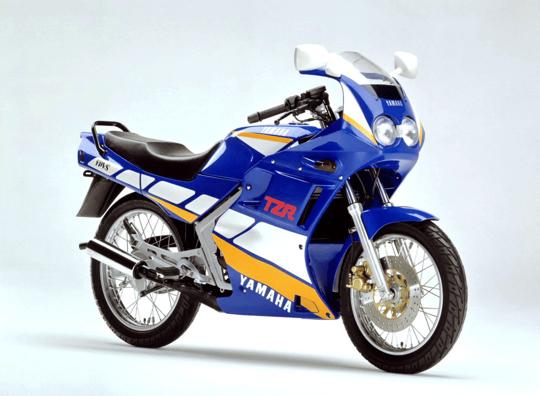 这是 yamaha motor 在两冲程 150 cc 级别量产型跑车的最后一个车型