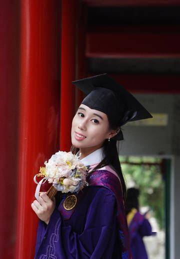 霍启山,奚梦瑶进门靠她点头,何超欣真被赌王宠坏了_利智_女儿_豪宅