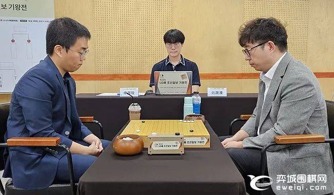 lg杯柯洁胜韩相朝独闯四强 半决赛将战老将元晟溱