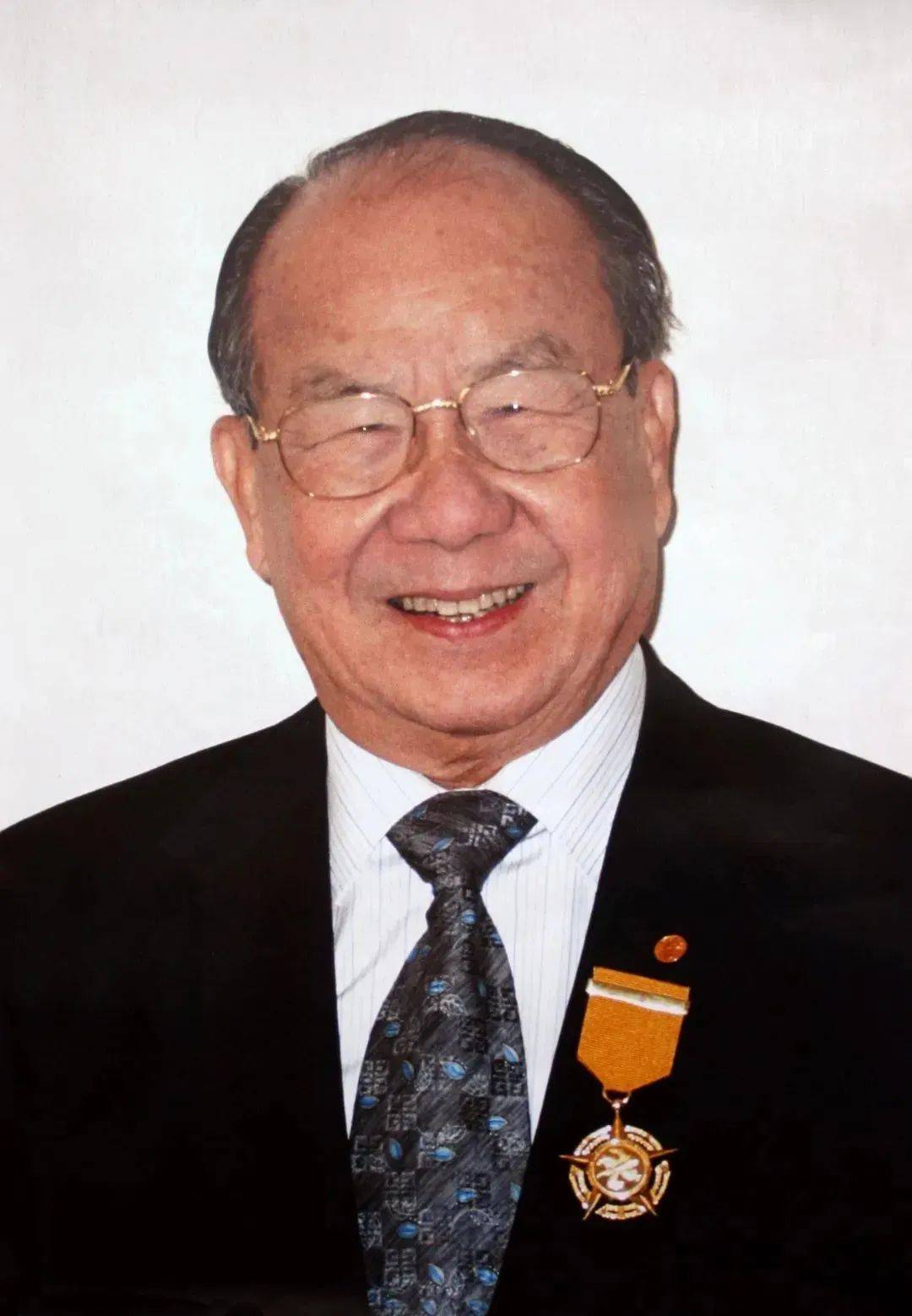 陈伟南先生创办的"星洲胶业有限公司"招牌入选"共和国印记"见证物