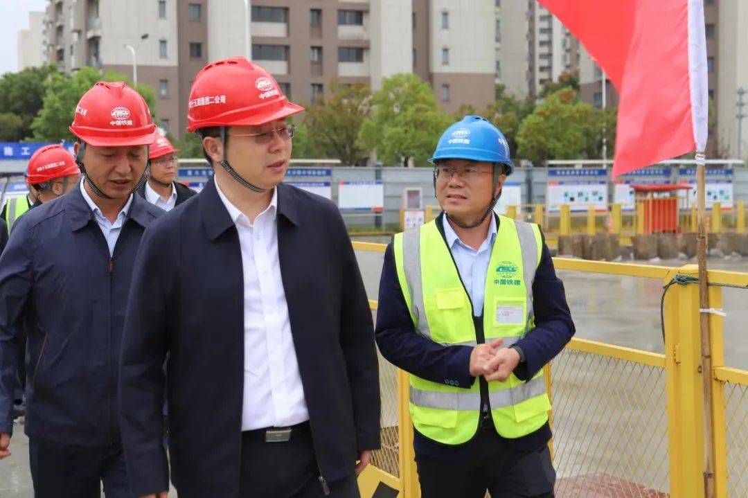 李冰国庆期间深入上海项目开展安全检查并督导百日攻坚工作