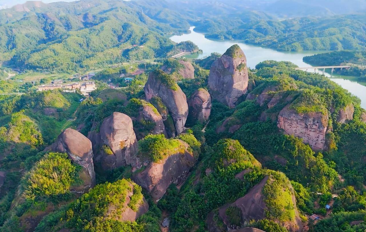 江西最高山图片