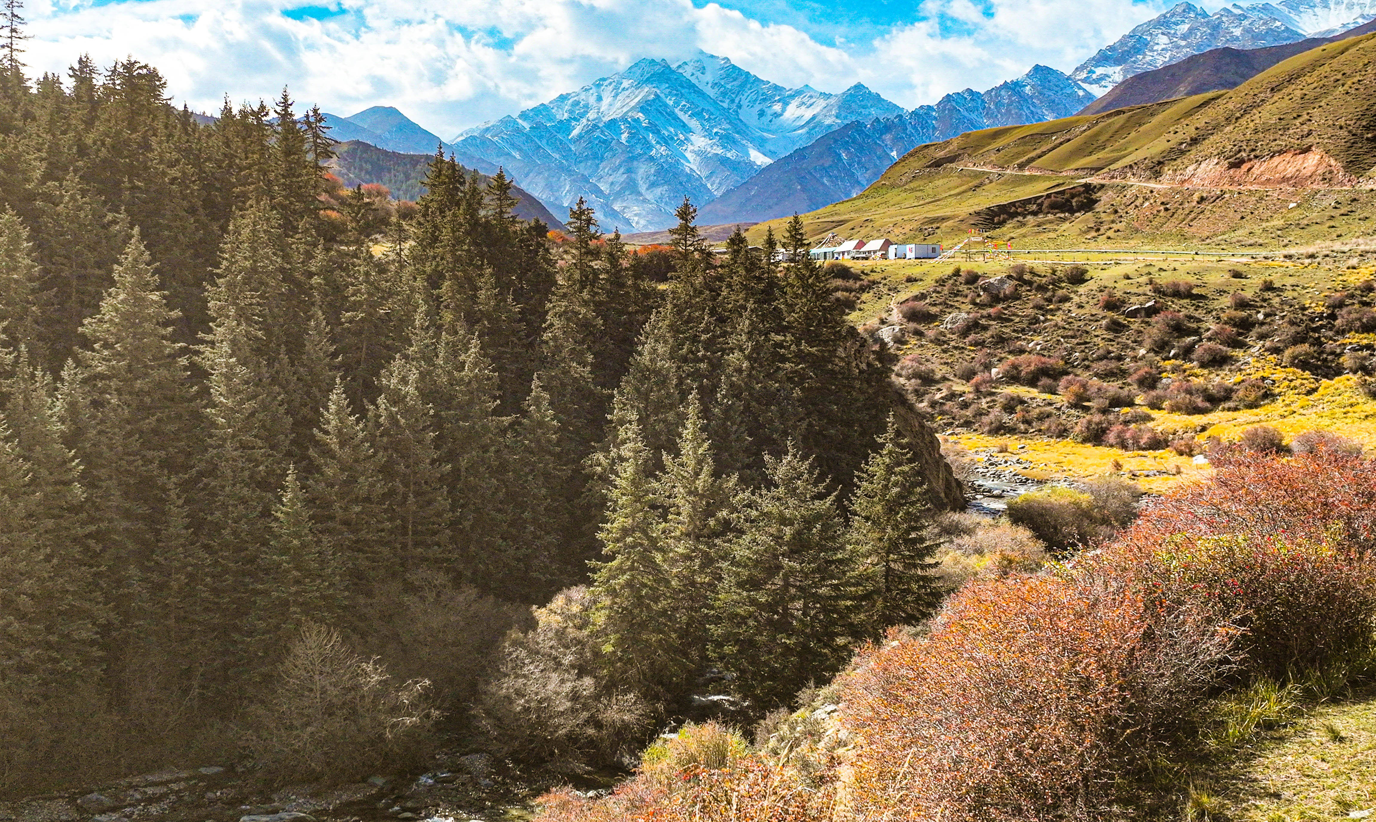 甘肃肃南:祁连山深秋美景如画