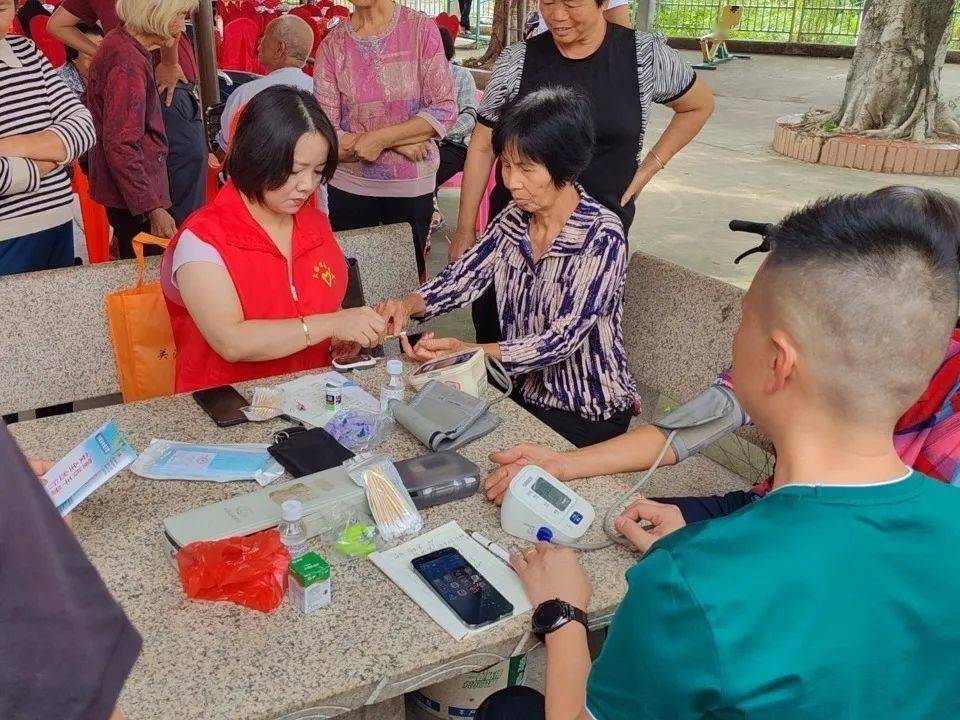 仑苍镇重阳节系列活动温暖老人心_园美村_慰问_南安市