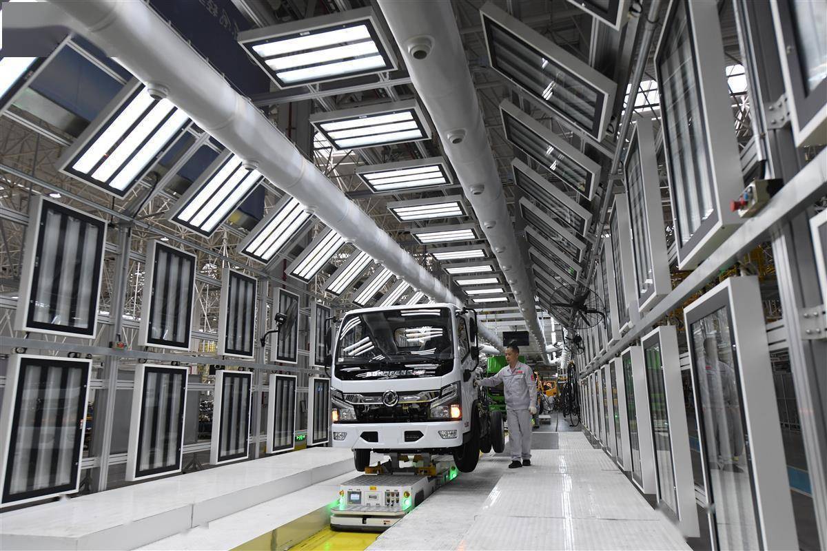 东风汽车股份建成国内首条轻卡自动化生产线