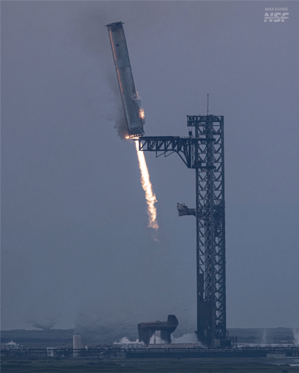 spacex星舰一级回收成功:全程完美_飞船_crew-_发射塔