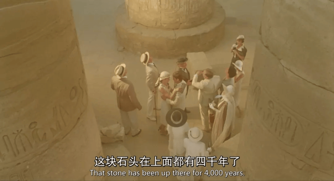 《尼罗河上的惨案》截图卡纳克神庙,是埃及古迹中当之无愧的王者,无论