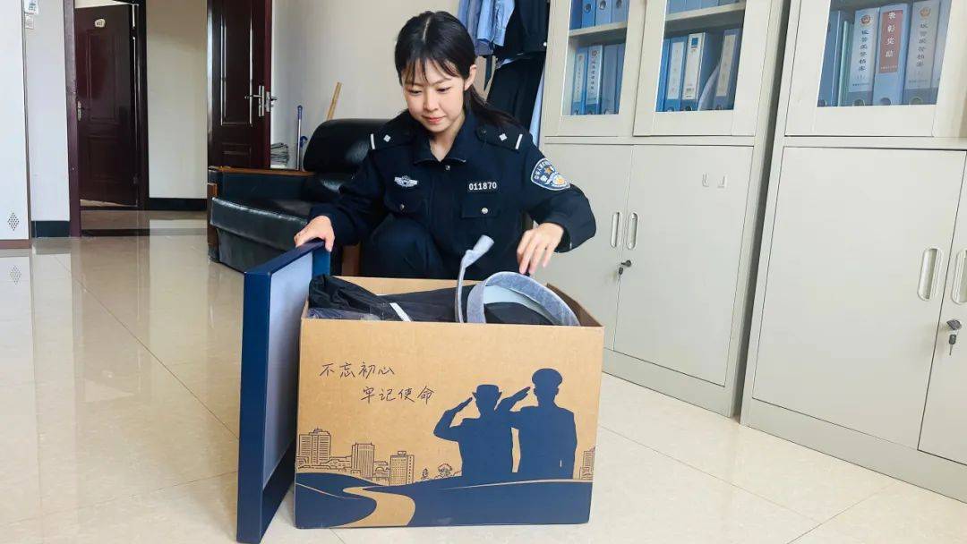 新警 你有全套警服正在派送中……_被装_保障_公安