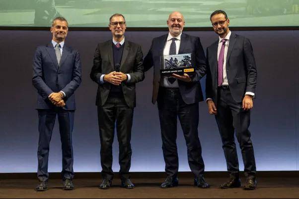 倍耐力为这七家供应商颁奖_轮胎_普罗维拉_马可