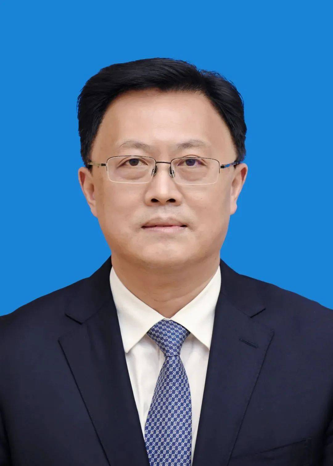 吴卫东曾任徐州市沛县县长,泉山区委书记,邳州市委书记等职.2021年