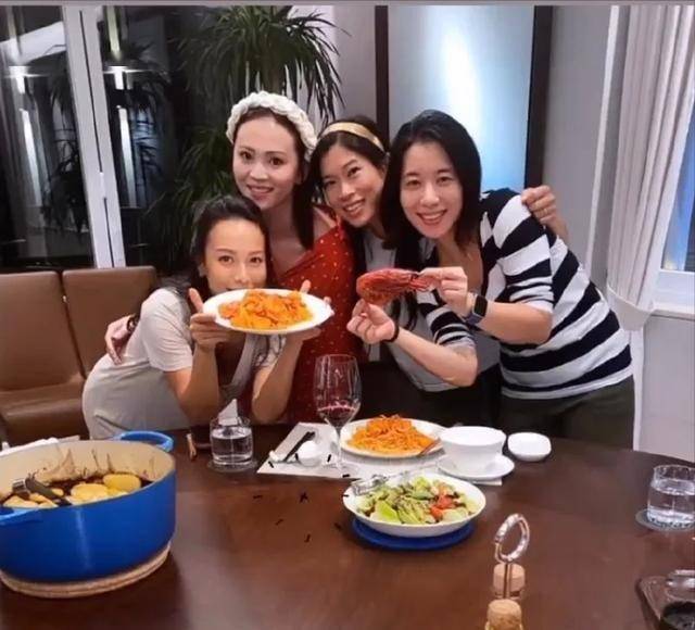 嫁中产富豪生三子,闺蜜圈个个不同凡响_徐子欣_香港_姐姐