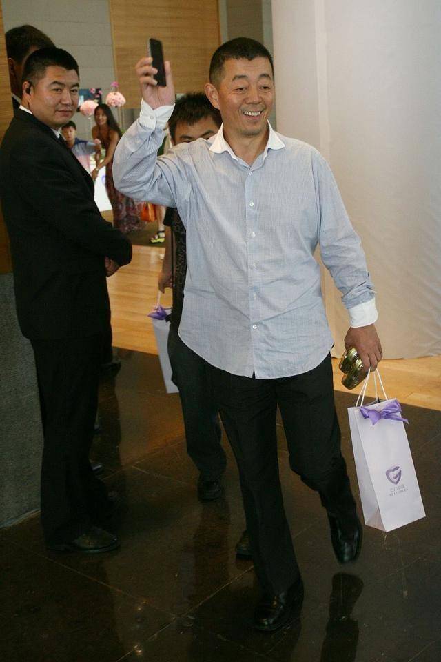 揭秘央视一哥张宏民:63岁未婚背后的人生哲学