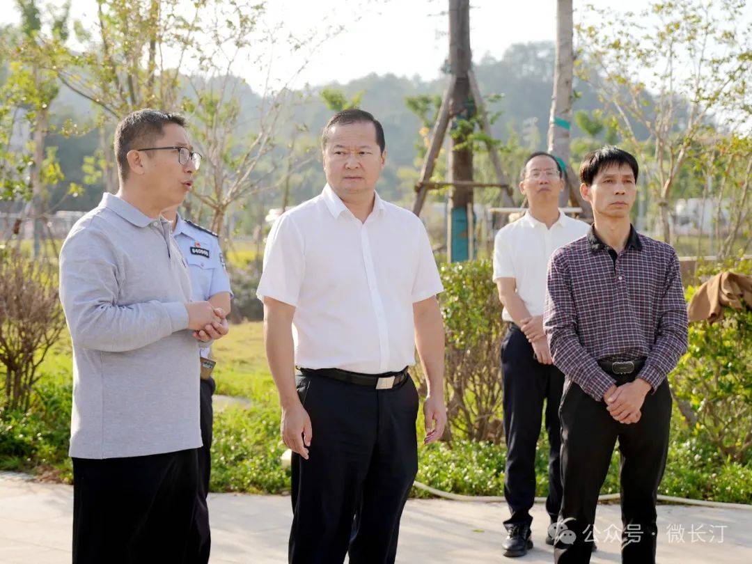 10月23日,长汀县委书记赖进益带队调研创建全国文明城市有关工作