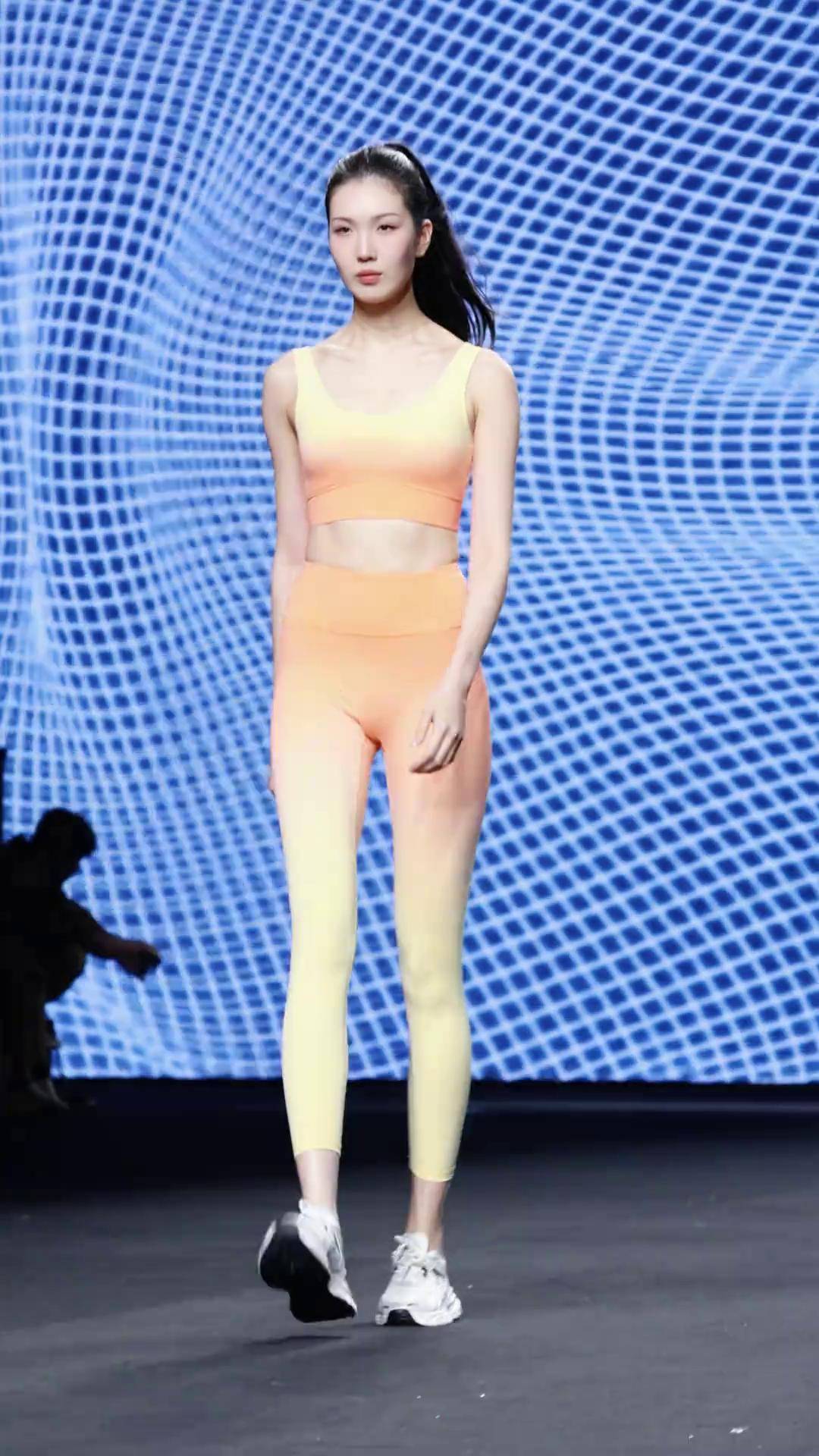 广东时装周 李天舒 t台走秀 大长腿 秀场直击