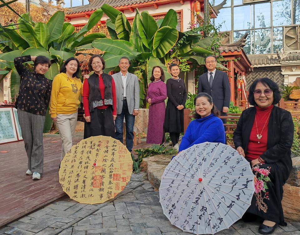 活动的高潮部分,全体朗诵者共同诵读了散文集《黄河口的庄稼》的后记