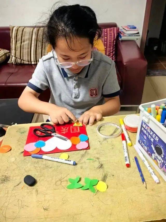 "晒"出对祖国的爱!这是双十学子的"拾"光剪影