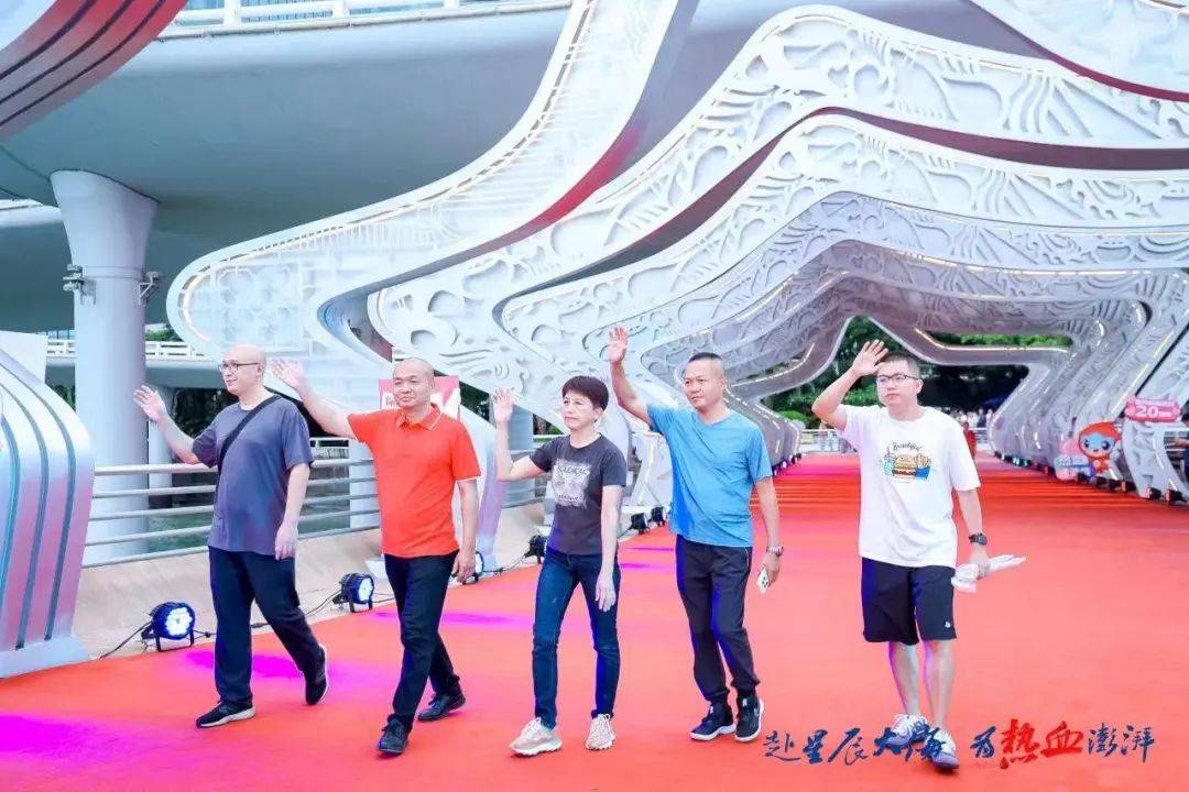 白志鹏的哥哥白志坚,嫂子颜艺红,堂弟白志强都是无偿献