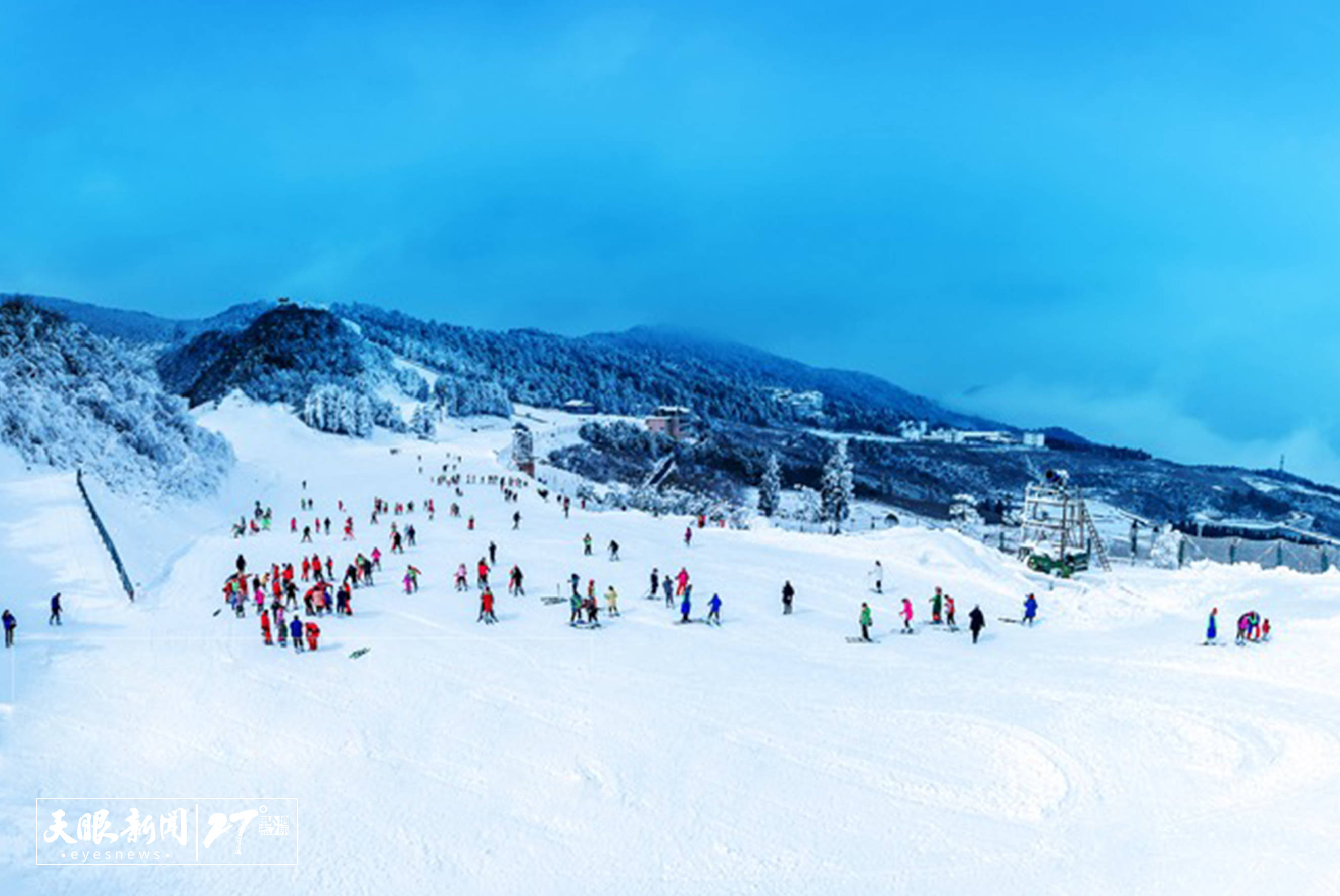 卢崖瀑布滑雪场图片