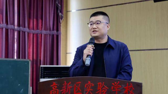 活动中,校领导刘尧代表学校,对李承森教授的到来表示热烈欢迎,同时