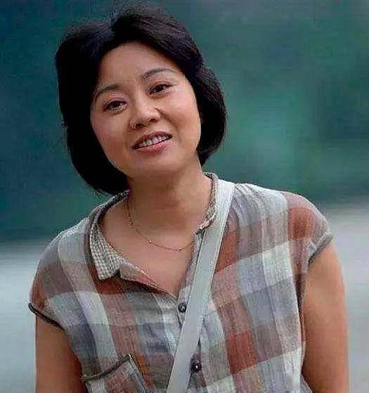 被胡歌表白,跟张家辉开玩笑,永远都在微醺的闫妮有多好玩?