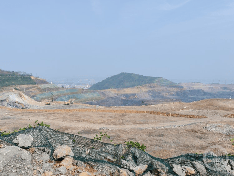 “放炮采石”之痛：一个村庄和华新水泥公司的1