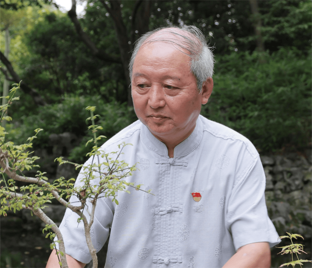 洪源老师图片