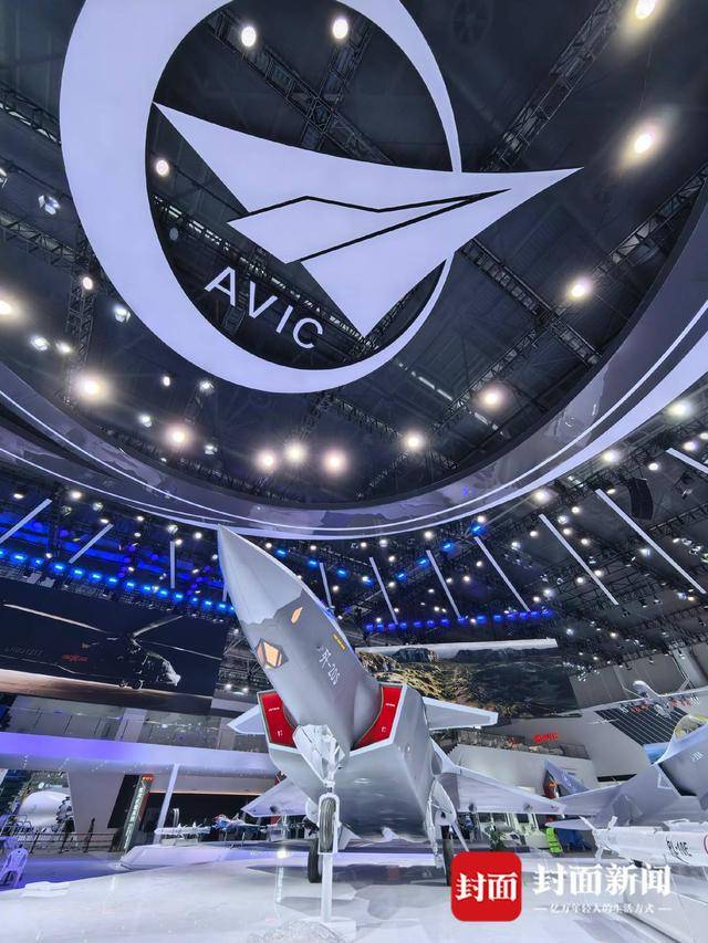新型号！双座多用途隐身战斗机歼-20S亮相珠海航展