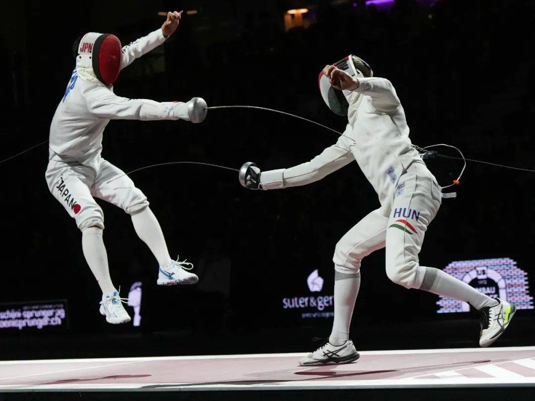 世界杯首站团体赛:匈牙利男重女佩夺冠 韩国男佩爱沙尼亚女重摘金 我