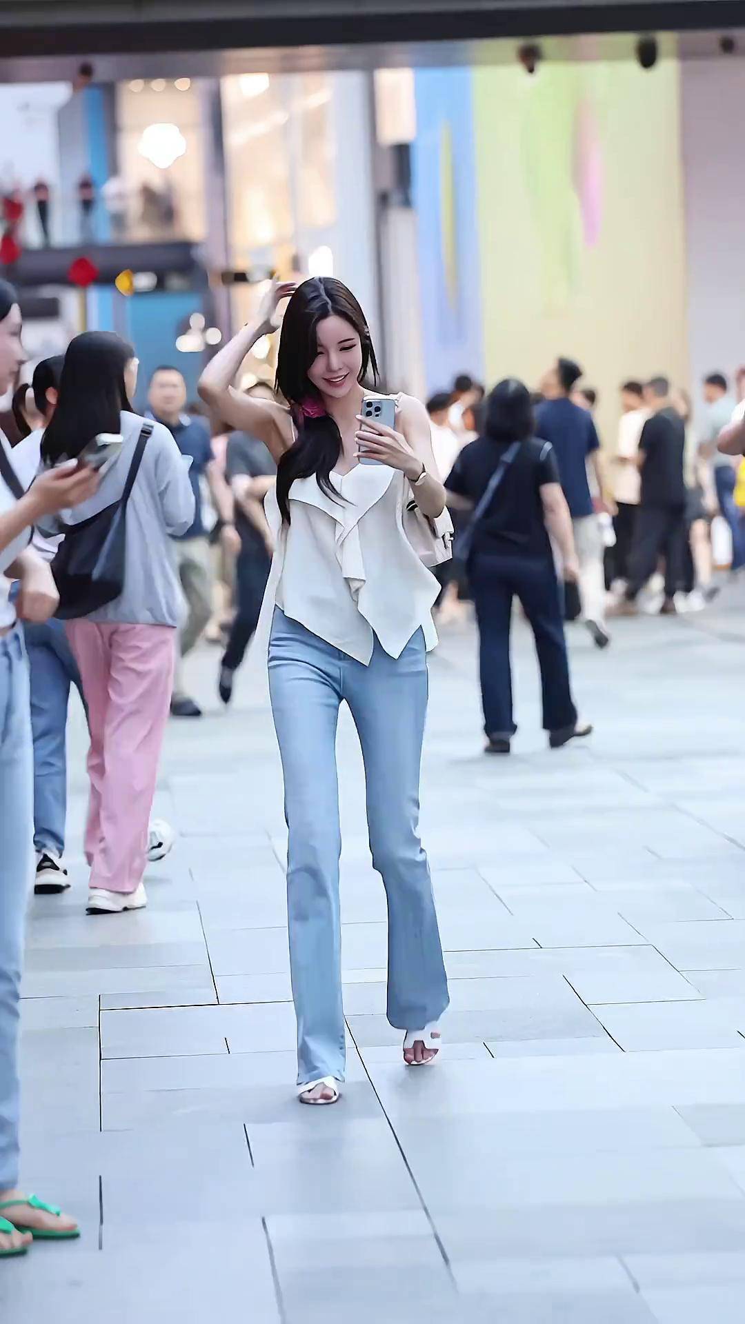 韩国街拍摄影教程博主女的简单介绍