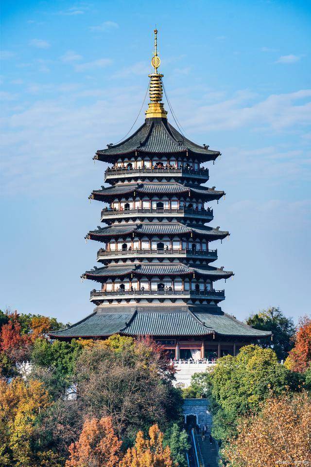 雷峰塔铜瓦图片