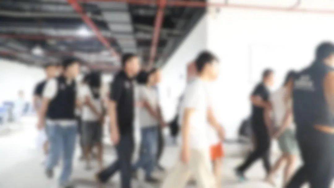 海口警方抓13人!“强哥”及其妹妹、妹夫被“一家端” 海口警方抓13人!“强哥”及其妹妹、妹夫被“一家端”