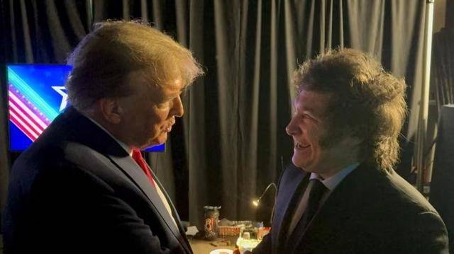 让阿根廷再次伟大前，阿版“特朗普”欠了一屁股债，求到正版头上