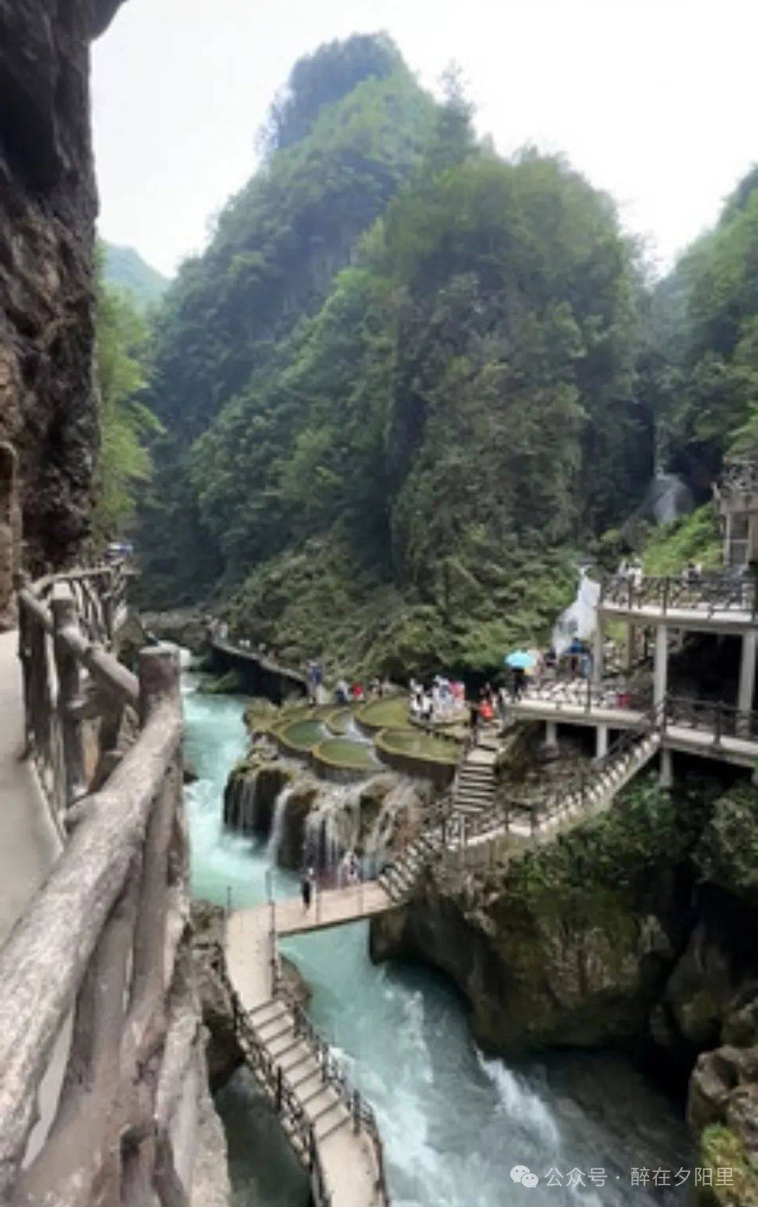 峡谷峰林台地溶洞瀑布构造形迹等为主体——湖南凤凰国家地质公园