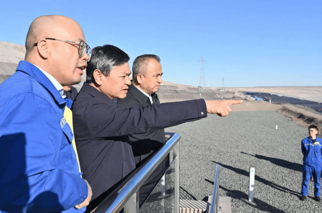 生态环境部部长黄润秋赴新疆维吾尔自治区和新疆生产建设兵团调研生态环境保护工作