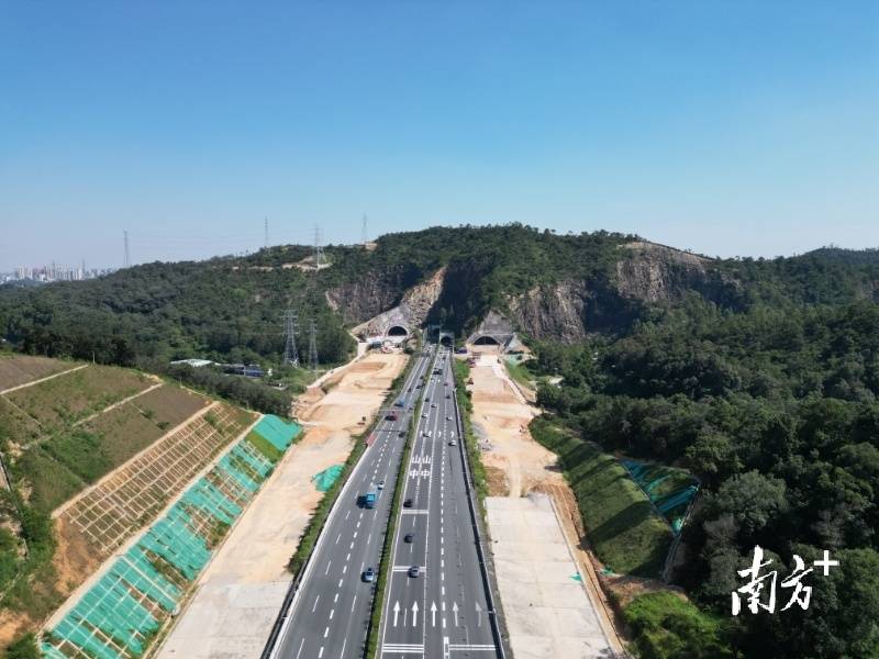 莲花山过江通道暂停图片