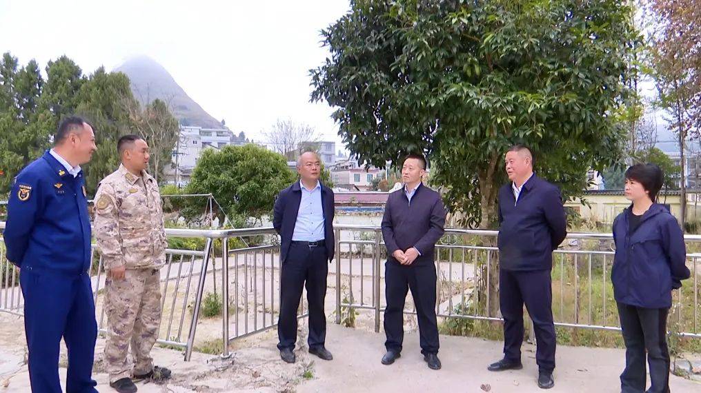 11月19日,县委书记刘华,县委副书记,县长唐明永调研教育项目规划选址